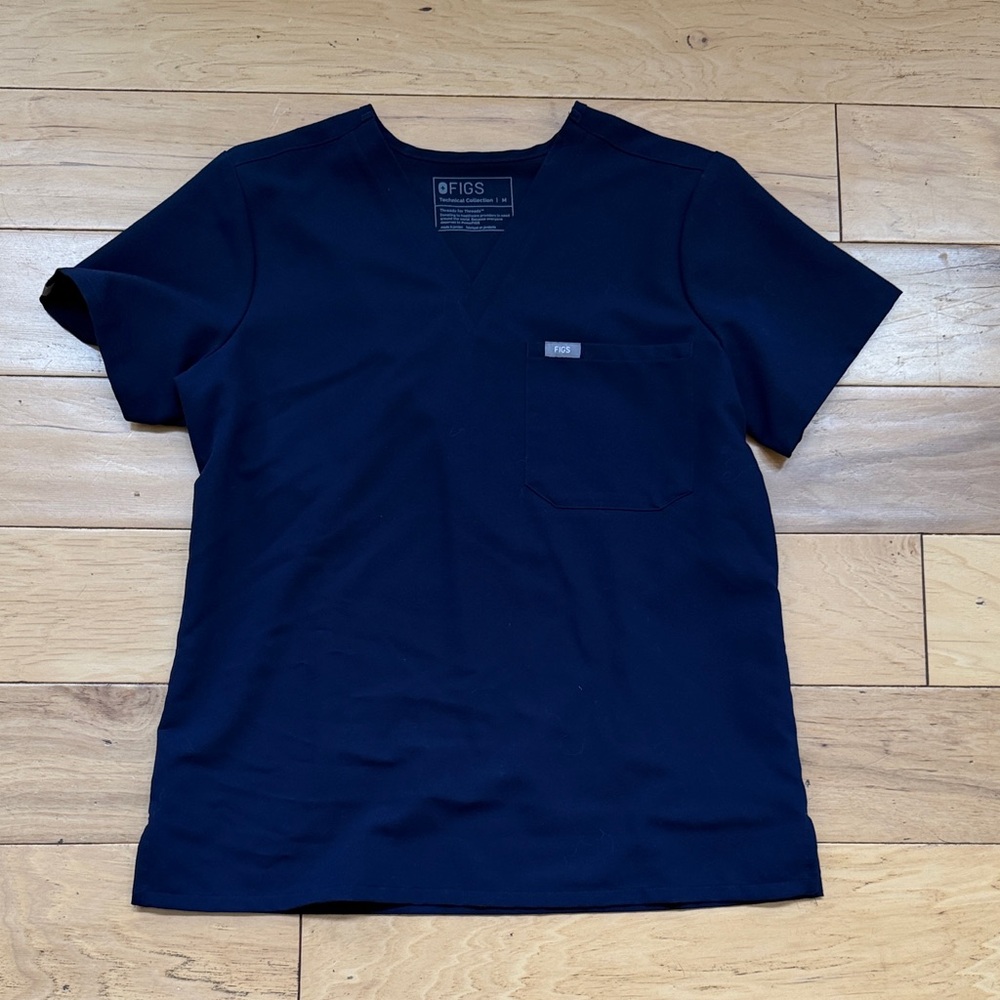 Figs Women’s Navy Catarina scrub top